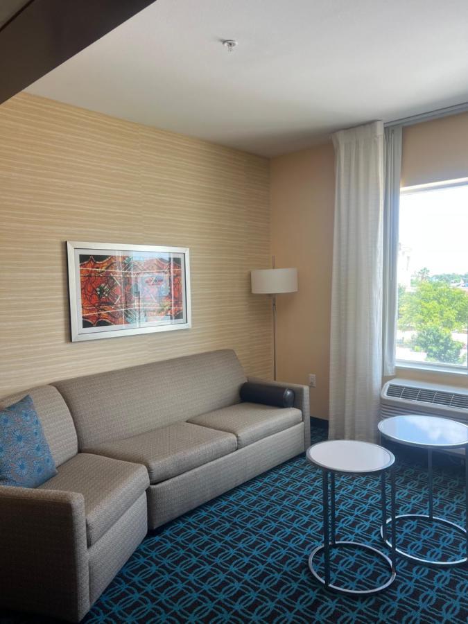 Hotel Fairfield & By Marriott Austin Buda